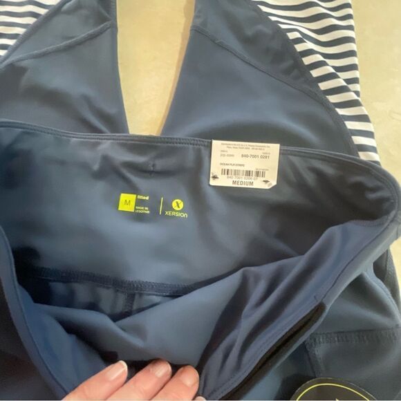 Women’s Xersion yoga Workout crop Capri pants size Medium M navy blue - Picture 2 of 3